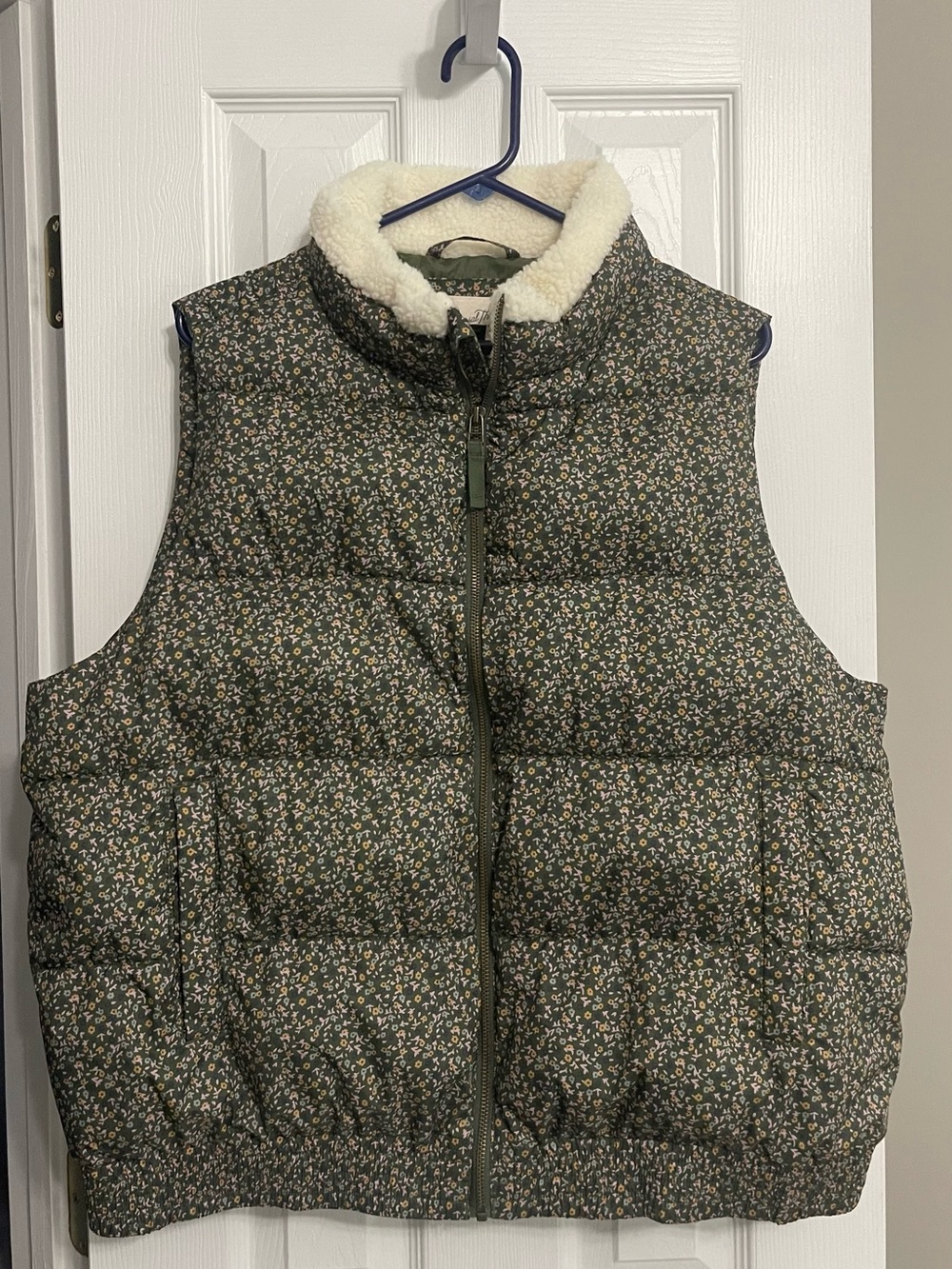 Women’s Universal Thread Olive Green Floral Vest with Fur Collar